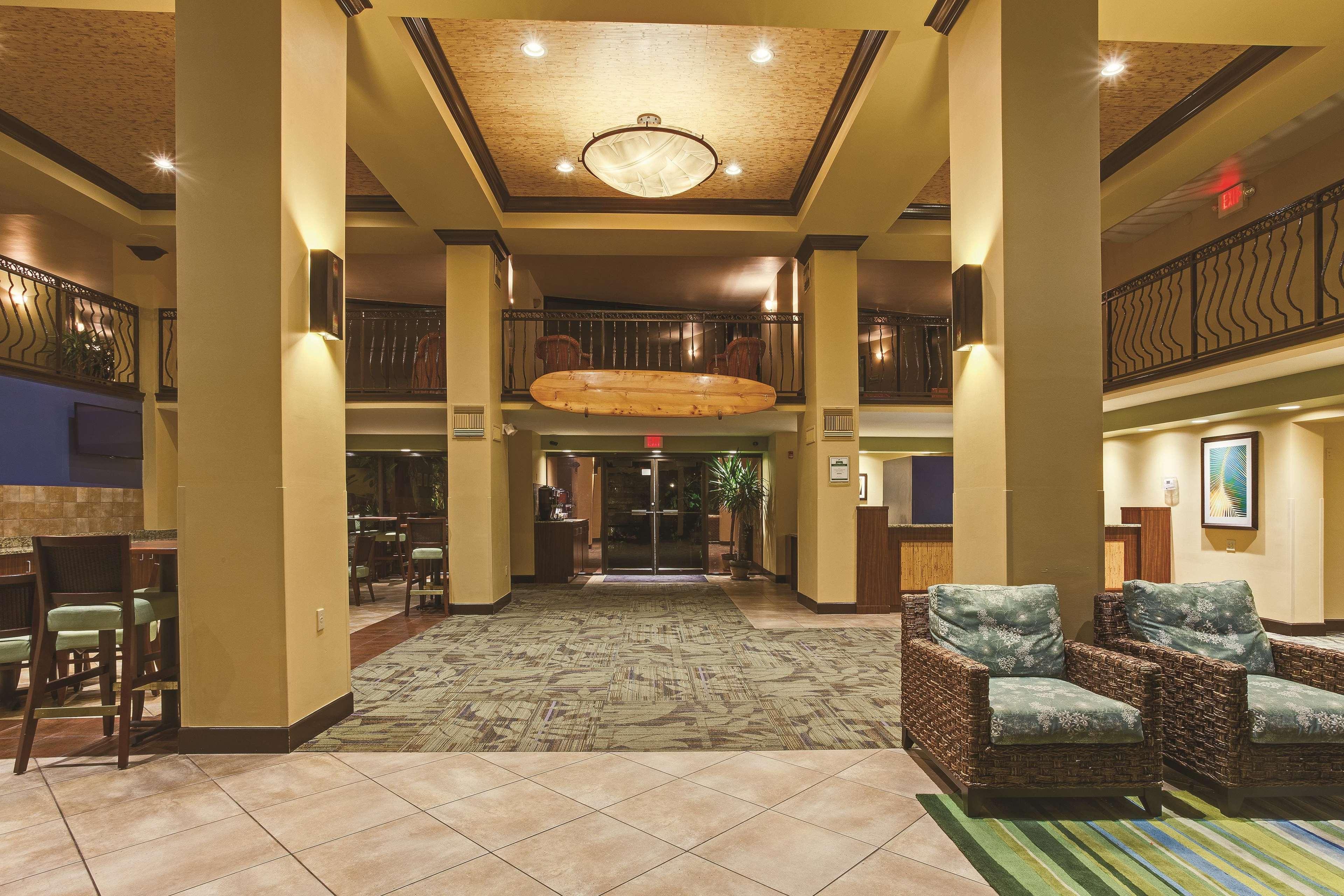 La Quinta By Wyndham Cocoa Beach Oceanfront Hotel Exterior photo